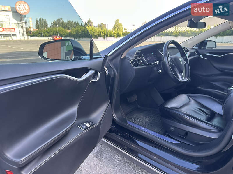 Лифтбек Tesla Model S 2015 в Полтаве