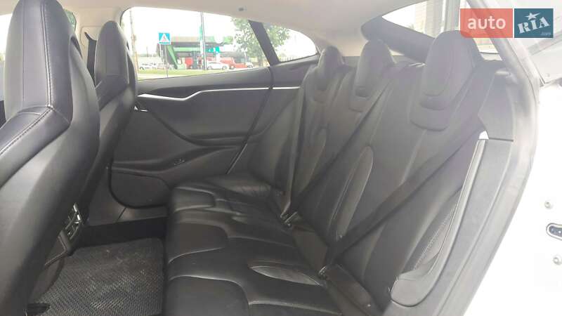 Лифтбек Tesla Model S 2014 в Тернополе фото 10 Лифтбек Tesla Model S 2014 в Тернополе