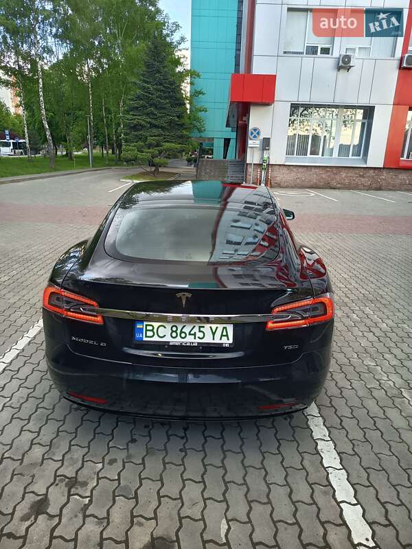 Лифтбек Tesla Model S 2018 в Львове