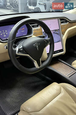 Лифтбек Tesla Model S 2017 в 