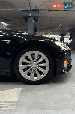 Лифтбек Tesla Model S 2017 в 