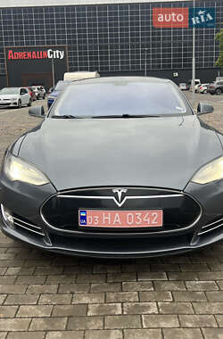 Лифтбек Tesla Model S 2013 в 