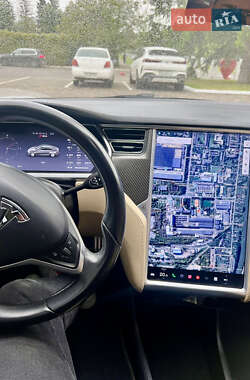Лифтбек Tesla Model S 2013 в 