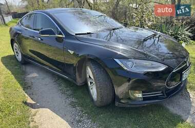 Лифтбек Tesla Model S 2013 в Черновцах