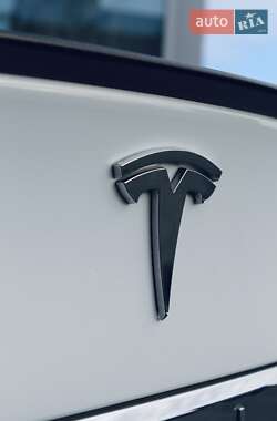 Ліфтбек Tesla Model S 2019 в 