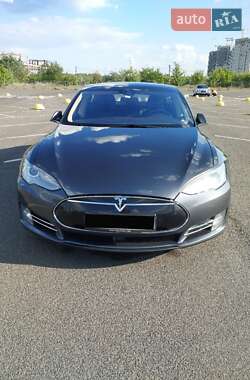 Лифтбек Tesla Model S 2014 в Киеве