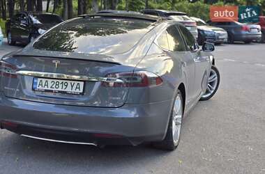 Ліфтбек Tesla Model S 2013 в 