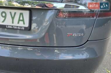 Ліфтбек Tesla Model S 2013 в 