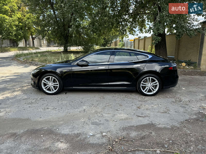 Лифтбек Tesla Model S 2014 в Харькове