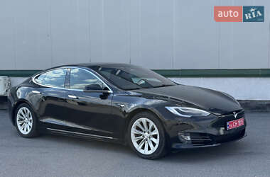 Лифтбек Tesla Model S 2017 в 