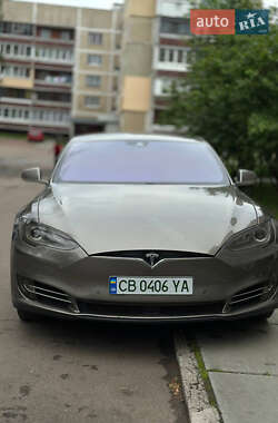Ліфтбек Tesla Model S 2015 в Славутичі