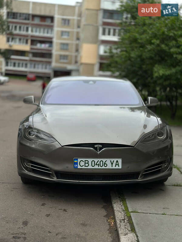 Ліфтбек Tesla Model S 2015 в 