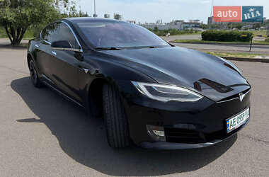 Лифтбек Tesla Model S 2017 в 