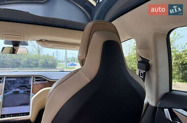 Лифтбек Tesla Model S 2017 в 