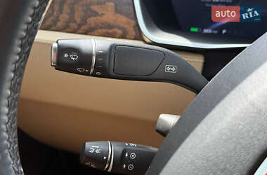Лифтбек Tesla Model S 2017 в 