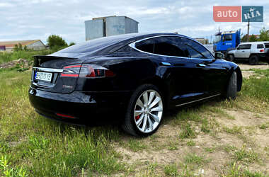 Лифтбек Tesla Model S 2017 в 