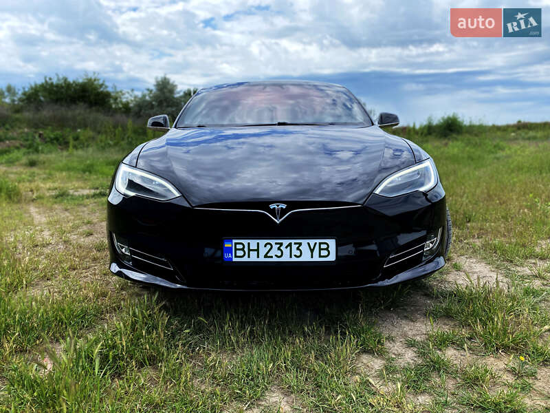 Лифтбек Tesla Model S 2017 в Одессе