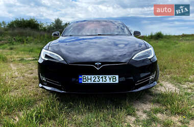 Лифтбек Tesla Model S 2017 в 
