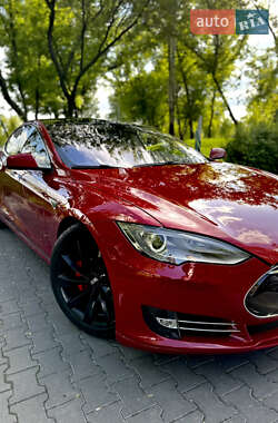 Лифтбек Tesla Model S 2014 в 