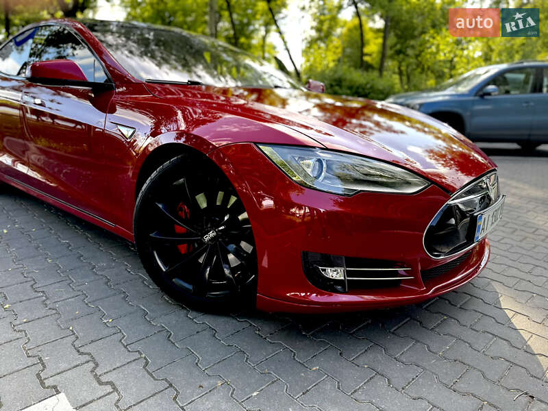 Лифтбек Tesla Model S 2014 в Киеве