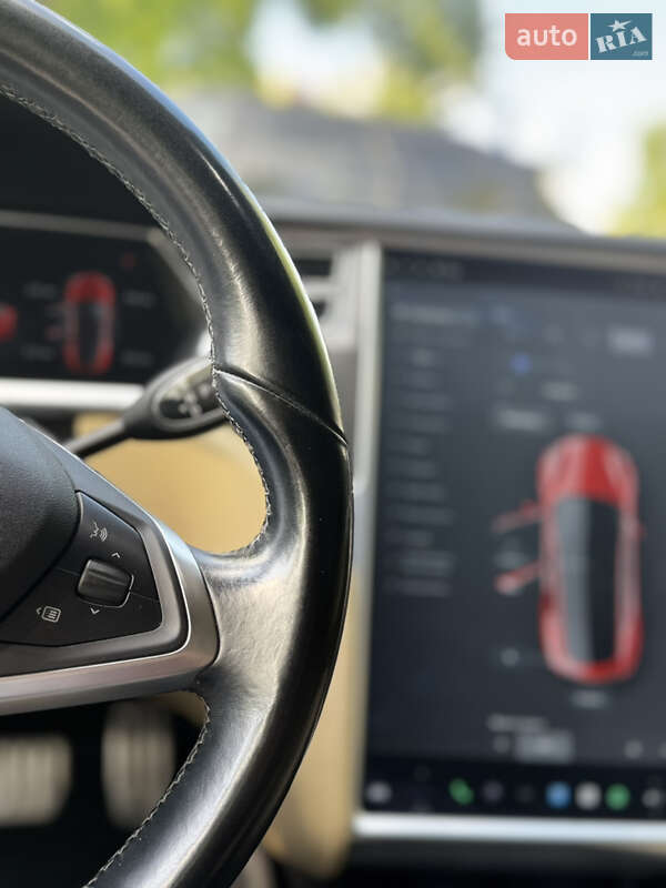 Лифтбек Tesla Model S 2014 в Киеве