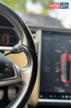 Лифтбек Tesla Model S 2014 в 
