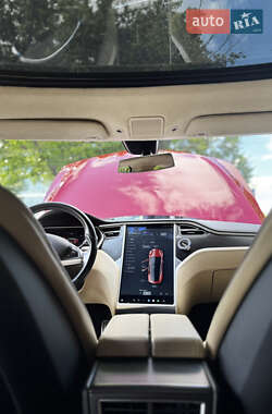 Лифтбек Tesla Model S 2014 в 