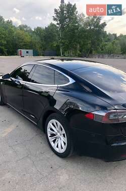 Лифтбек Tesla Model S 2016 в 