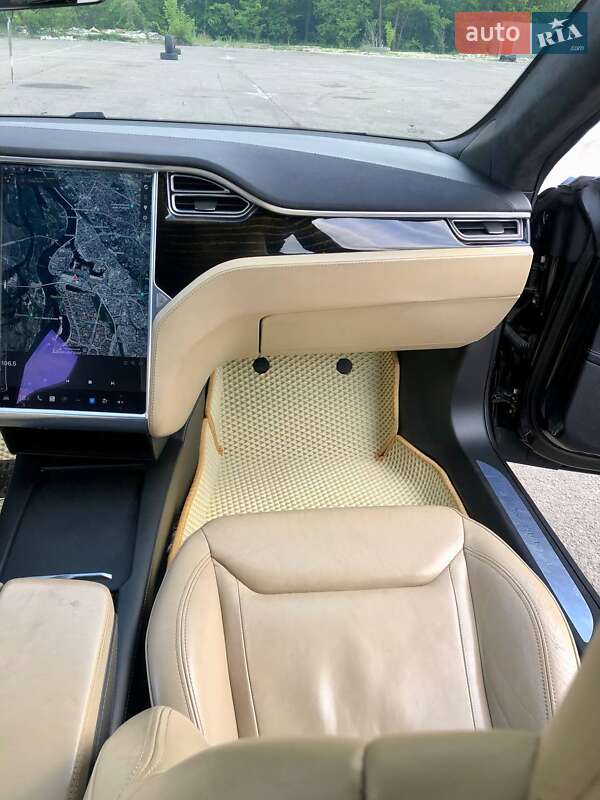 Лифтбек Tesla Model S 2016 в Киеве фото 12 Лифтбек Tesla Model S 2016 в Киеве