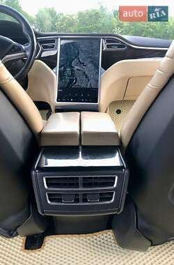 Лифтбек Tesla Model S 2016 в 