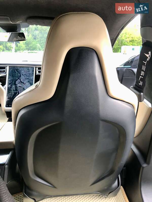 Лифтбек Tesla Model S 2016 в Киеве фото 27 Лифтбек Tesla Model S 2016 в Киеве