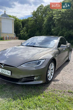 Ліфтбек Tesla Model S 2016 в Полтаві