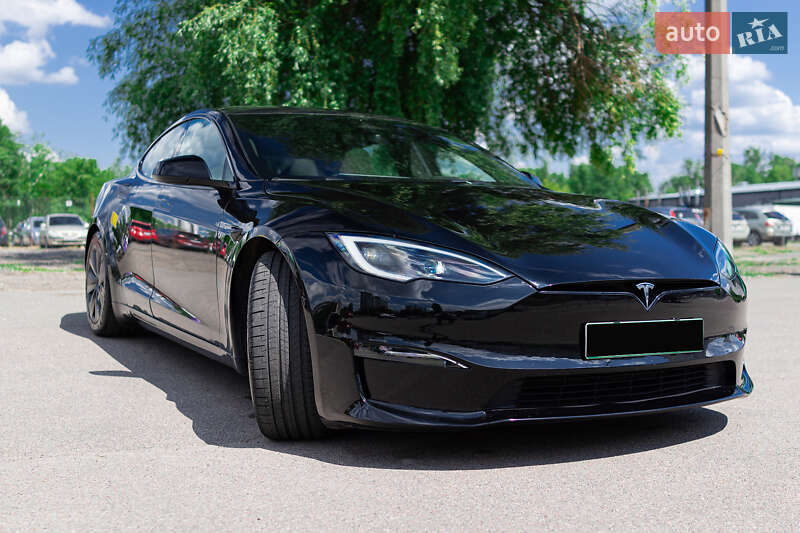 Лифтбек Tesla Model S 2023 в Киеве