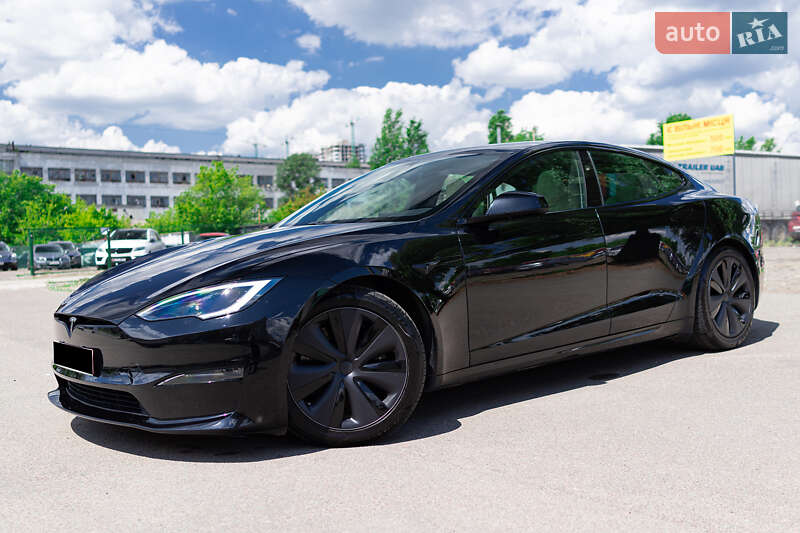 Лифтбек Tesla Model S 2023 в Киеве