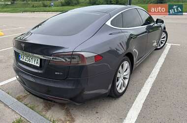 Лифтбек Tesla Model S 2015 в 
