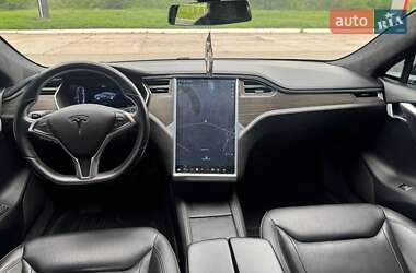 Лифтбек Tesla Model S 2015 в 
