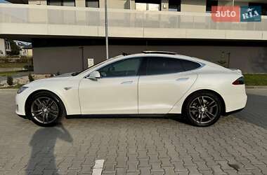 Лифтбек Tesla Model S 2013 в 