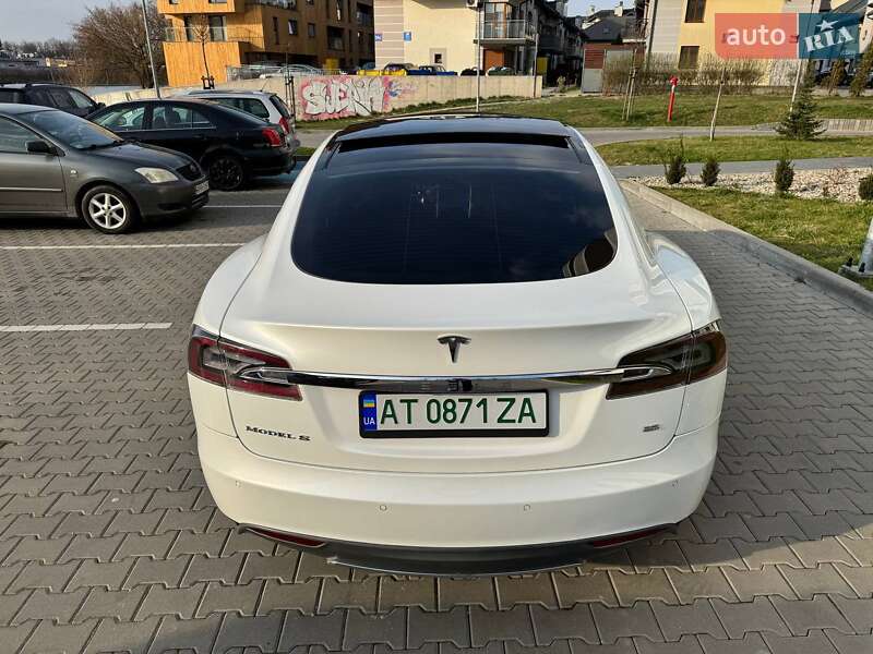 Лифтбек Tesla Model S 2013 в Ивано-Франковске