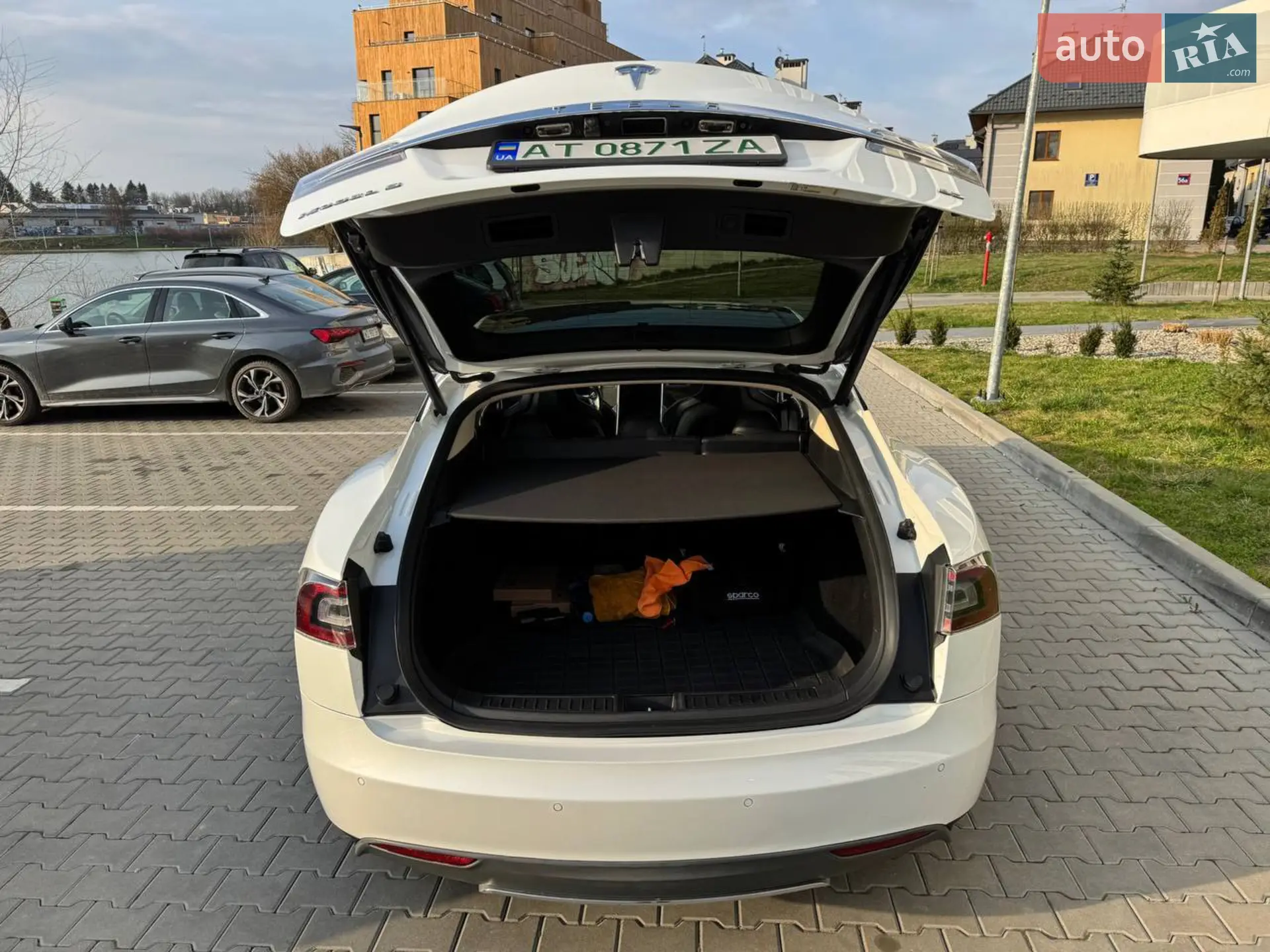 2013 Tesla Model S - мініатюра 16