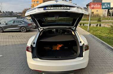 Лифтбек Tesla Model S 2013 в 