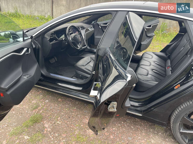 Лифтбек Tesla Model S 2016 в Львове фото 8 Лифтбек Tesla Model S 2016 в Львове