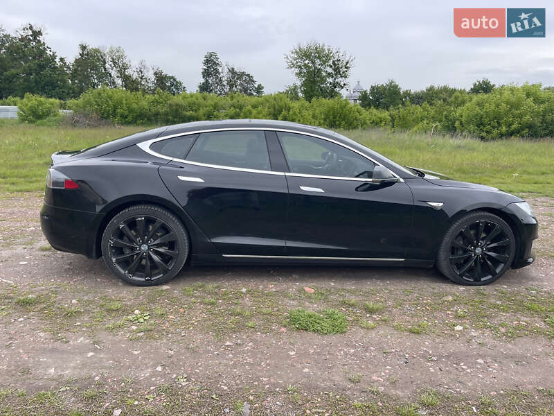 Лифтбек Tesla Model S 2016 в Львове фото 4 Лифтбек Tesla Model S 2016 в Львове