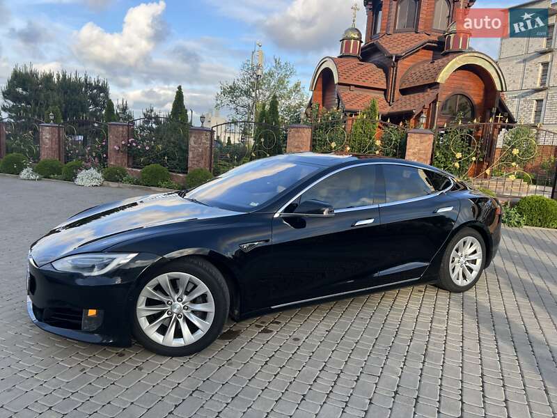 Лифтбек Tesla Model S 2016 в Черноморске