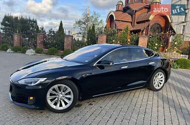 Лифтбек Tesla Model S 2016 в 