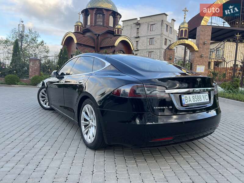 Лифтбек Tesla Model S 2016 в Черноморске