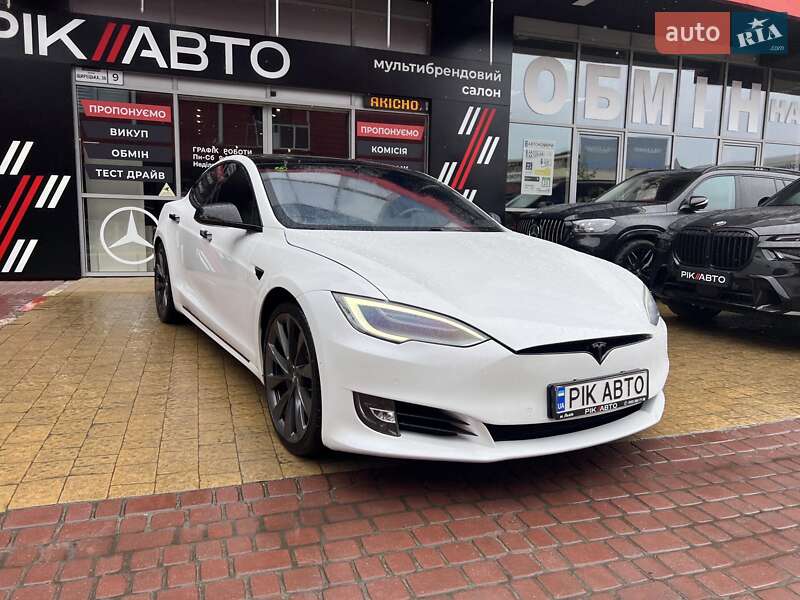 Ліфтбек Tesla Model S 2020 в Львові