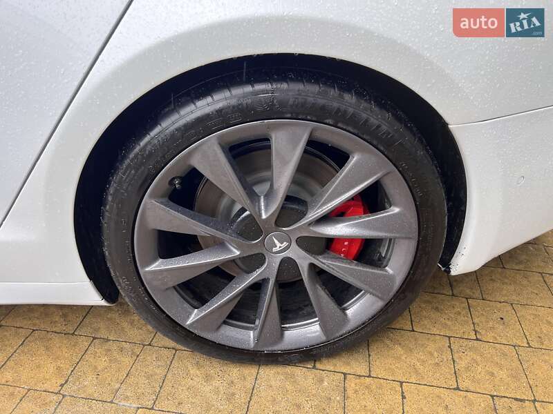 Ліфтбек Tesla Model S 2020 в Львові