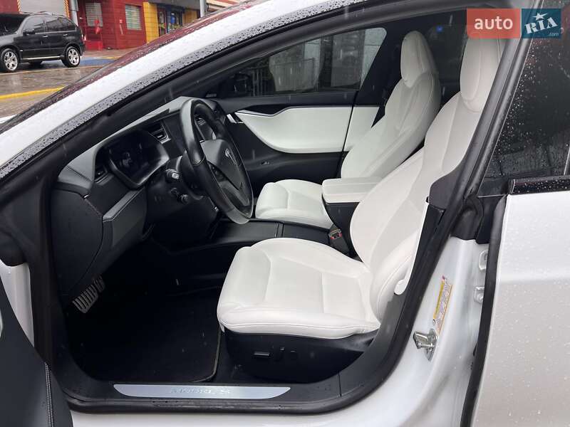 Ліфтбек Tesla Model S 2020 в Львові