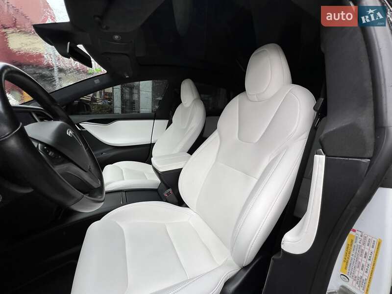 Ліфтбек Tesla Model S 2020 в Львові