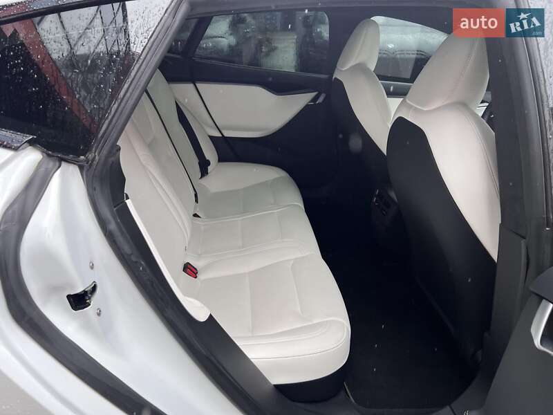 Ліфтбек Tesla Model S 2020 в Львові